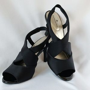 bandolino malorie wishbone sandal